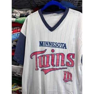 Vintage 1987 Minnesota Twins Logo 7 Pinstripe V-Neck T-Shirt Mens XL White Navy